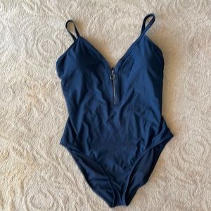 Women’s XL bathing suit.